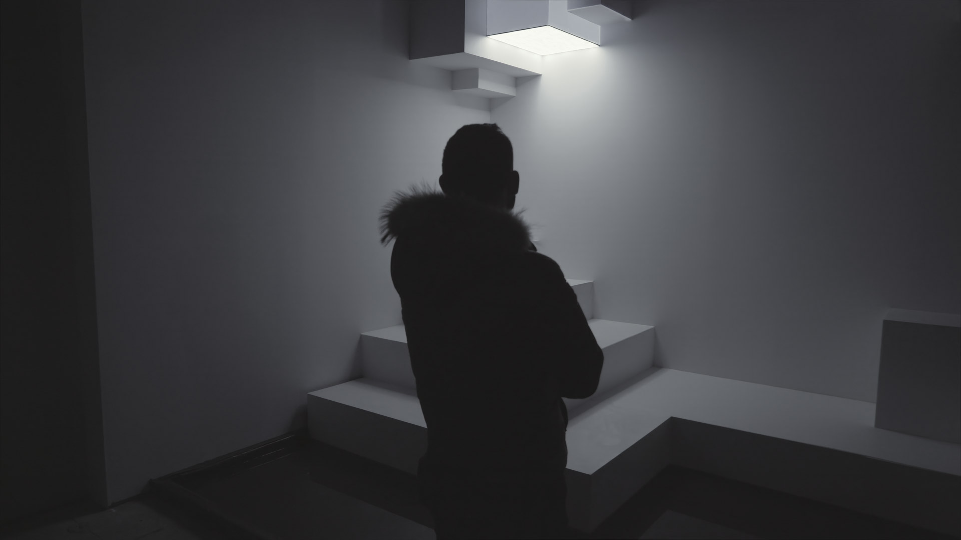 Joan-Giner, artiste plasticien mélangeant sculpture, animation lumineuse et son, CROSSED LAB.